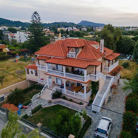 Casa Della Pace * Ялиссос