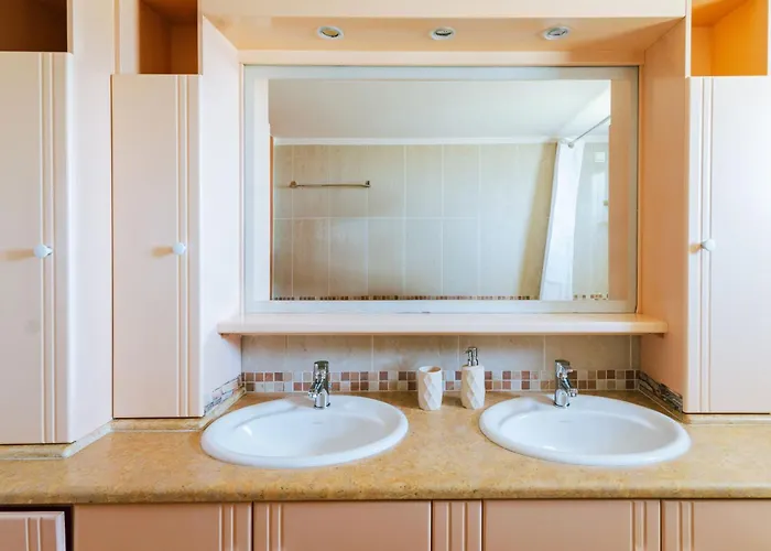 Casa Della Pace * إياليسوس